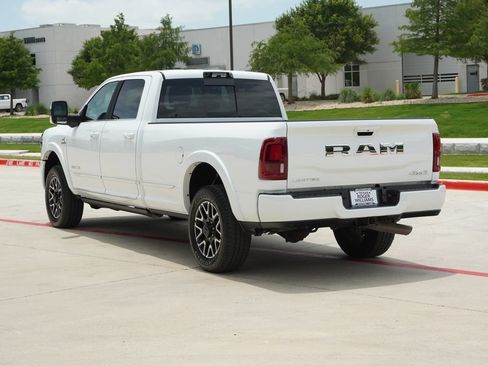 Used 2026 RAM 2500 Limited AWD/4WD image 3