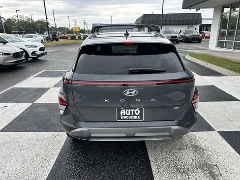 Used 2026 Hyundai Kona SEL Premium FWD image 4