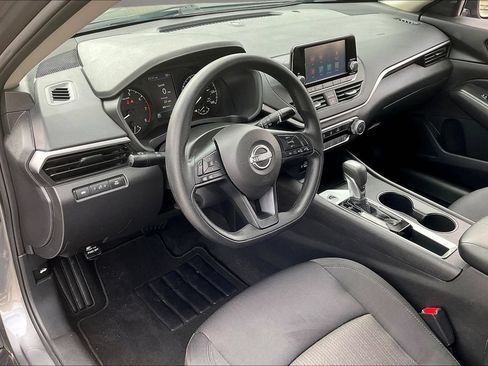 Used 2024 Nissan Altima 2.5 S FWD image 16