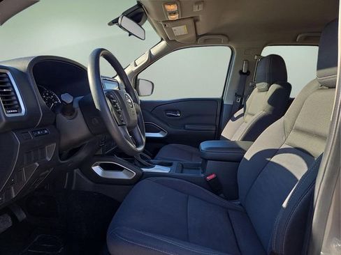 Used 2023 Nissan Frontier SV image 21