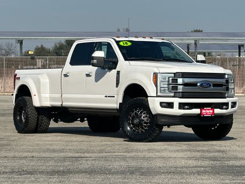 Used 2018 Ford F350 Limited image 2