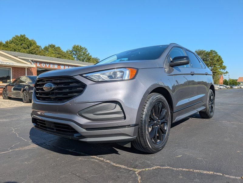 Used 2022 Ford Edge SE w/ Black Appearance Package AWD/4WD image 2