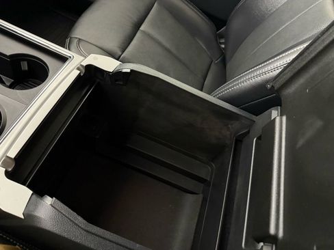 Used 2022 Ford F250 Lariat w/ Lariat Value Package AWD/4WD image 25