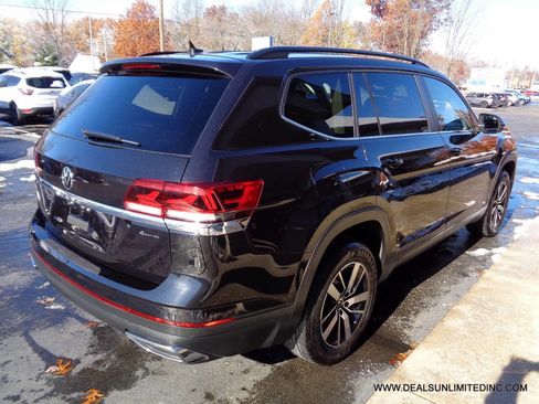 Used 2023 Volkswagen Atlas SE image 3