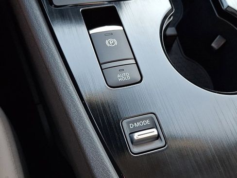 Used 2024 Nissan Rogue SV w/ SV Premium Package image 30