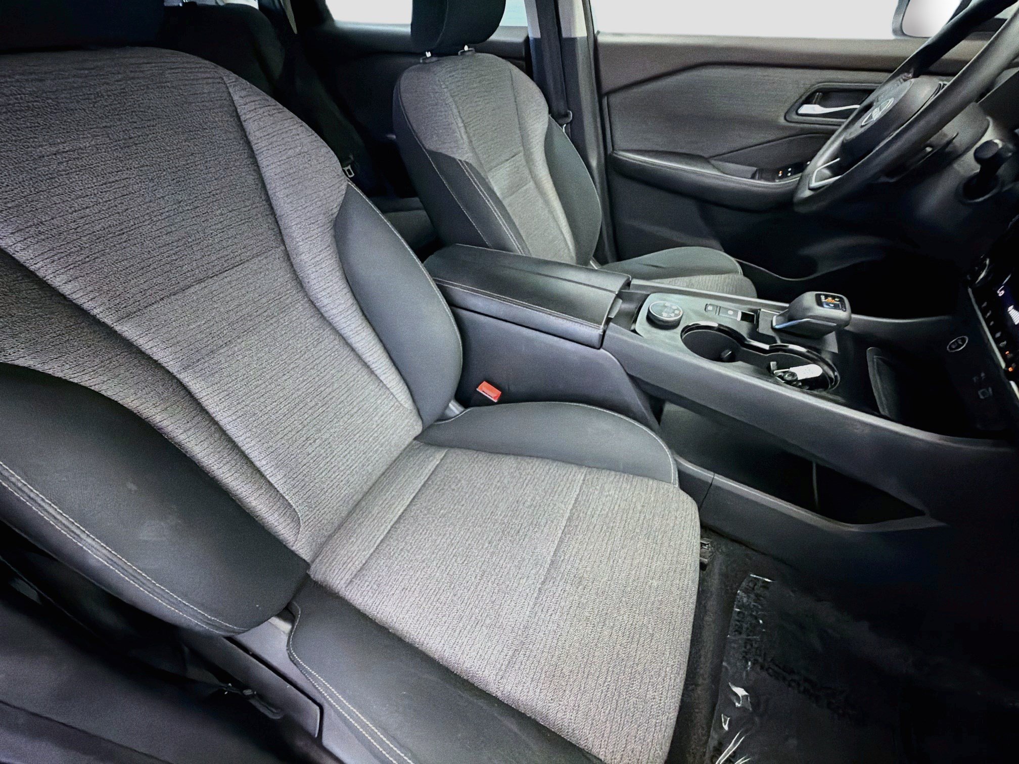 Used 2022 Nissan Rogue SV AWD/4WD image 15