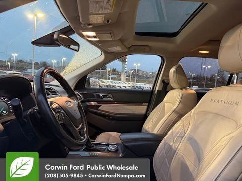 Used 2018 Ford Explorer Platinum image 8