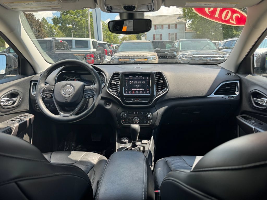 Used 2019 Jeep Cherokee Limited w/ Trailer Tow Group AWD/4WD image 23