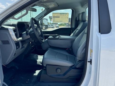 Used 2024 Ford F350 XL w/ 360-Degree Camera Package RWD image 3