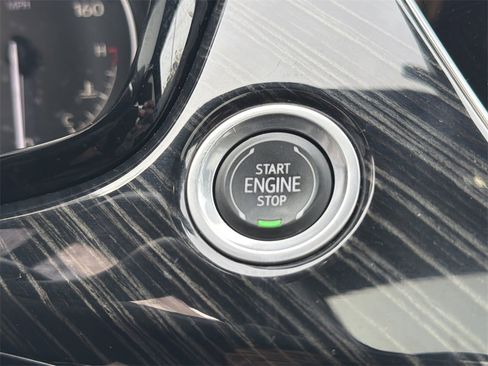 Used 2023 Cadillac XT6 Premium Luxury image 34