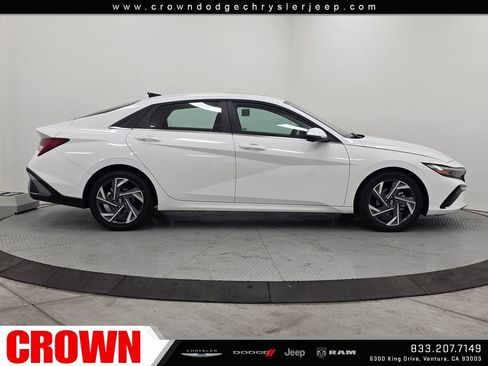 Used 2024 Hyundai Elantra Limited FWD image 8