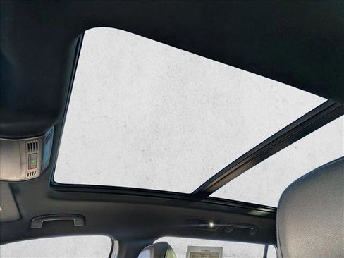 Used 2021 Volkswagen Tiguan SEL Premium R-Line image 17