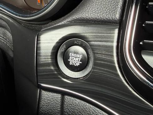 Used 2019 Jeep Grand Cherokee Limited AWD/4WD image 32