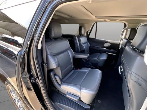 Used 2025 Ford Expedition Max Active AWD/4WD image 19
