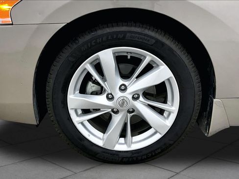 Used 2015 Nissan Altima 2.5 SV w/ Convenience Package FWD image 10