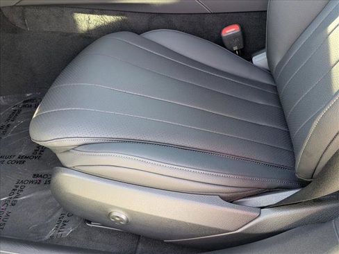 New 2026 Mercedes-Benz E 450 4MATIC Sedan image 4