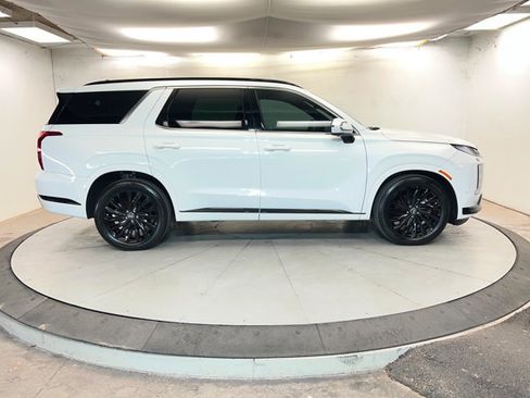 Used 2024 Hyundai Palisade Calligraphy image 6