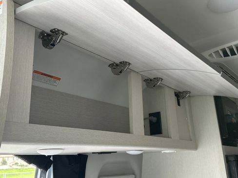 Used 2023 Mercedes-Benz Sprinter 2500 image 35