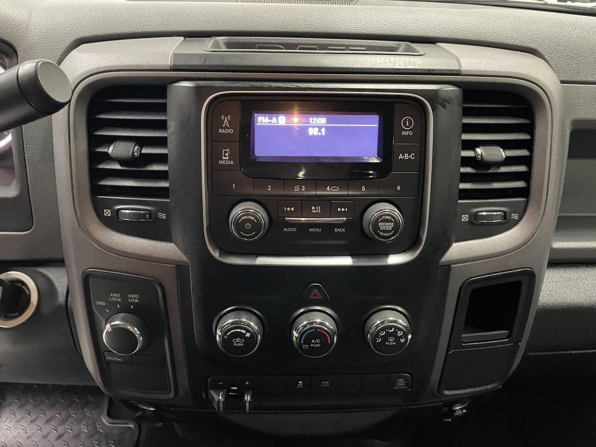 Used 2013 RAM 2500 Tradesman w/ Chrome Appearance Group AWD/4WD image 15