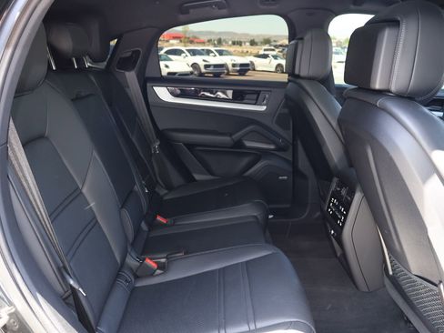 Used 2024 Porsche Cayenne S w/ Premium Package Plus (PP1) AWD/4WD image 26
