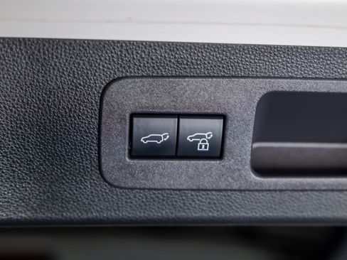 Used 2025 Lexus LX 600 4WD w/ Appearance Package image 38