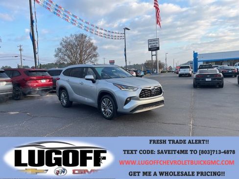 Used 2021 Toyota Highlander Platinum image 1