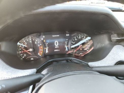 Used 2024 Jeep Compass Latitude image 12