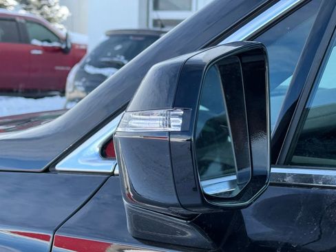 New 2025 Cadillac XT6 Luxury image 38