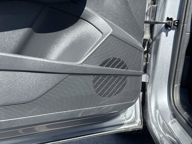 Certified 2025 Volkswagen Taos SE FWD image 22