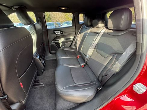 Used 2025 Jeep Compass Trailhawk image 33