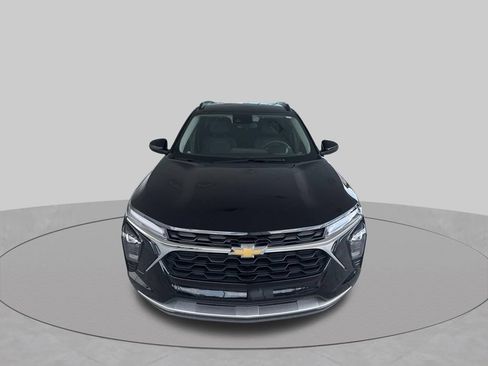 Used 2025 Chevrolet Trax LT FWD image 11