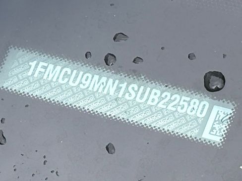 Used 2025 Ford Escape ST-Line image 29