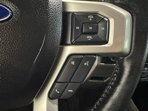 Used 2018 Ford F150 Lariat image 28