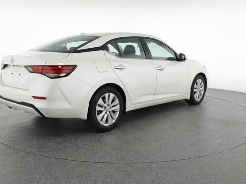 Used 2025 Nissan Sentra S image 9