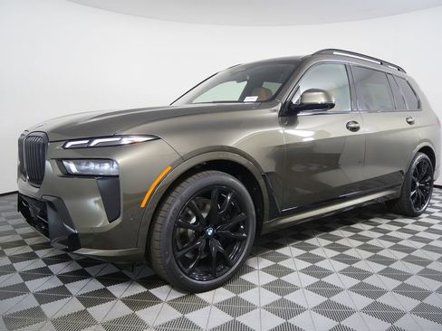 Used 2026 BMW X7 xDrive40i w/ M Sport Package image 8