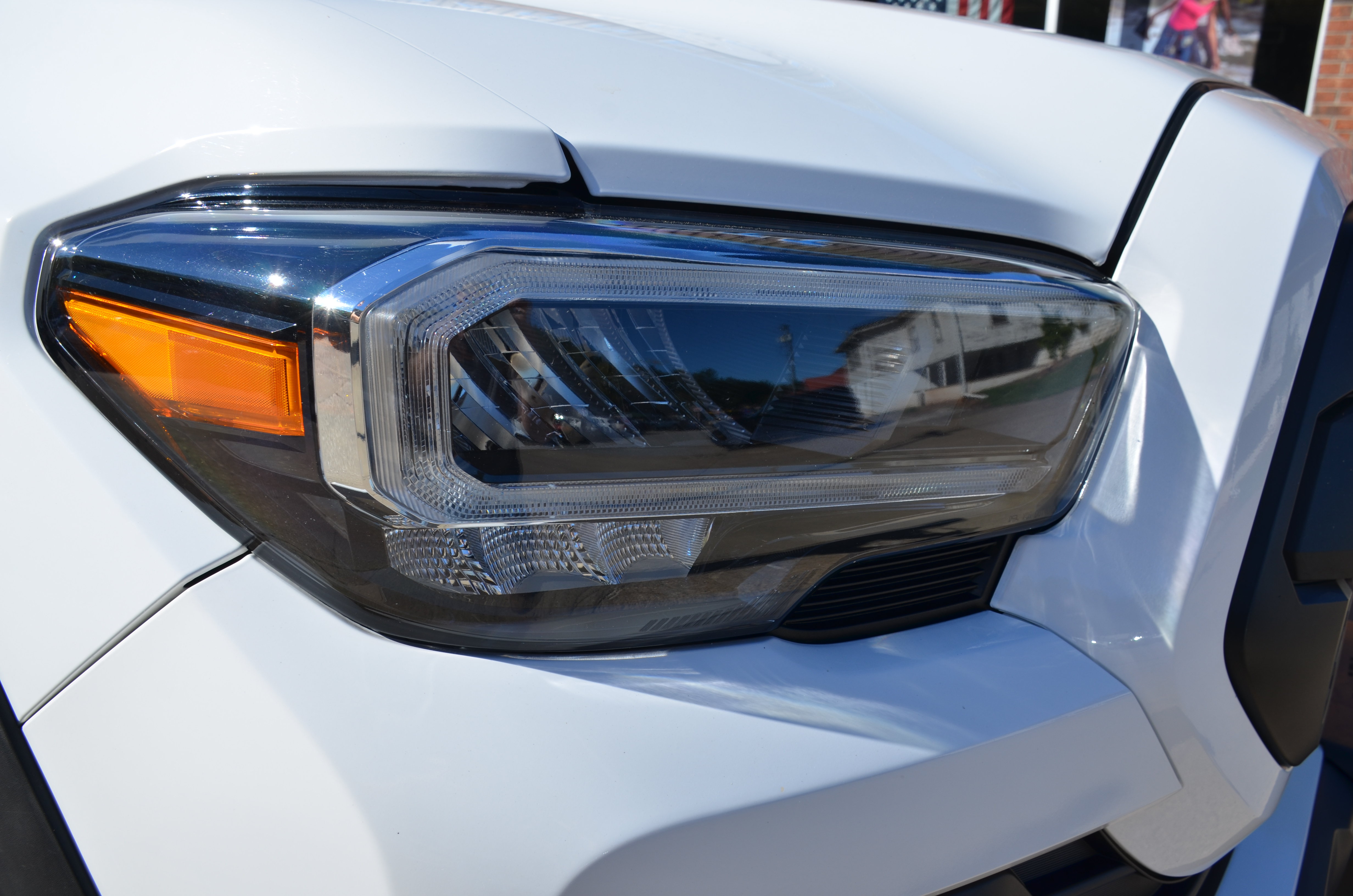 Used 2023 Toyota Tacoma TRD Off-Road w/ Technology Package AWD/4WD image 7