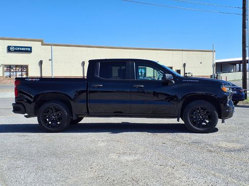 Used 2023 Chevrolet Silverado 1500 Custom image 2