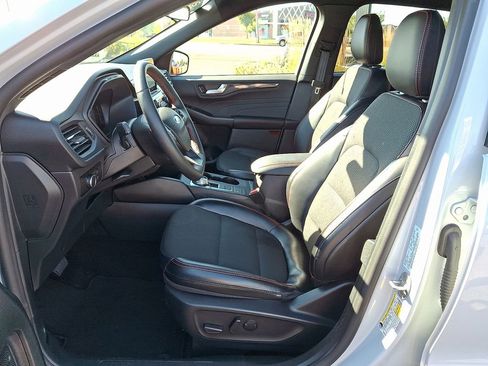 Used 2025 Ford Escape ST-Line image 15