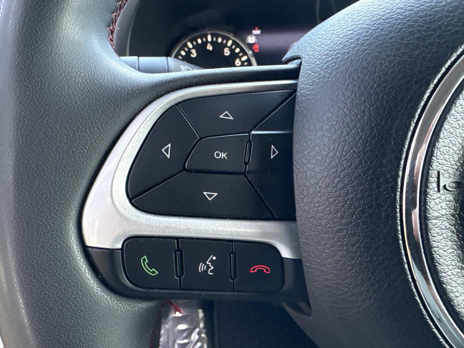 Certified 2023 Jeep Renegade Trailhawk AWD/4WD image 30