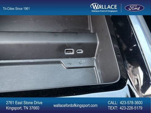 Used 2025 Chevrolet Suburban Premier image 35