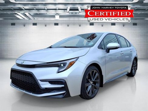Certified 2025 Toyota Corolla SE w/ SE Premium Package FWD image 1