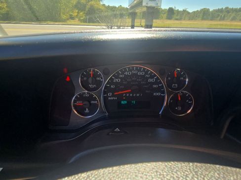 Used 2020 Chevrolet Express 2500 w/ Communications Package image 23