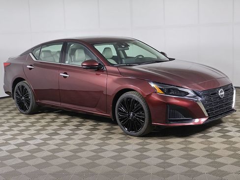 Used 2023 Nissan Altima 2.5 SL AWD/4WD image 46