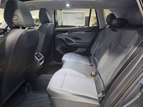New 2026 Volkswagen Tiguan SE AWD/4WD image 18