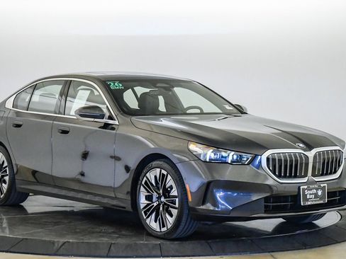 Used 2026 BMW 530i RWD image 6