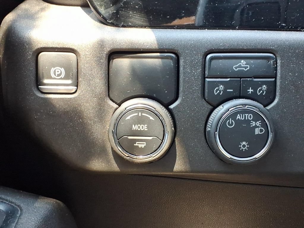 Used 2025 Chevrolet Silverado 1500 LT RWD image 20