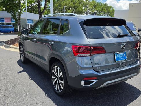 Certified 2022 Volkswagen Taos SE AWD/4WD image 3