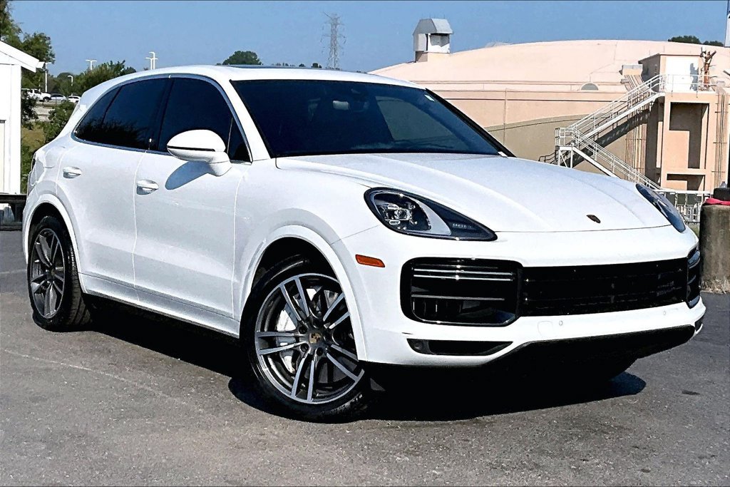 Used 2023 Porsche Cayenne Turbo AWD/4WD image 36