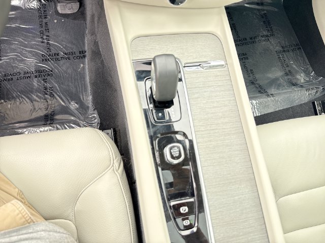 Certified 2025 Volvo S60 B5 Plus AWD/4WD image 26
