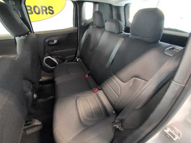 Used 2018 Jeep Renegade Latitude w/ Cold Weather Group AWD/4WD image 27